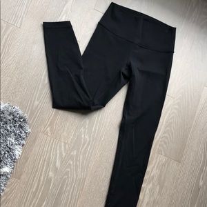 Black Lululemon High-Waisted Legging